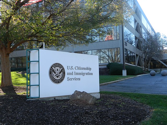 U.S._Citizenship_and_Immigration_Service