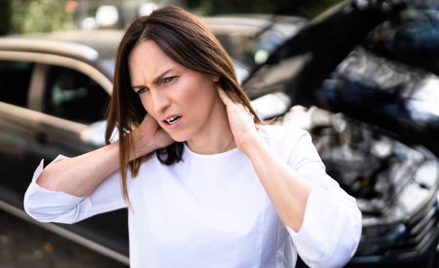 A woman with a neck injury after a car accident